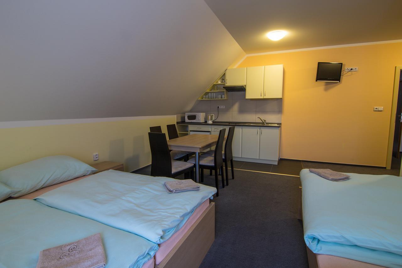 Apartmany Sport With Garage Рокицани Экстерьер фото